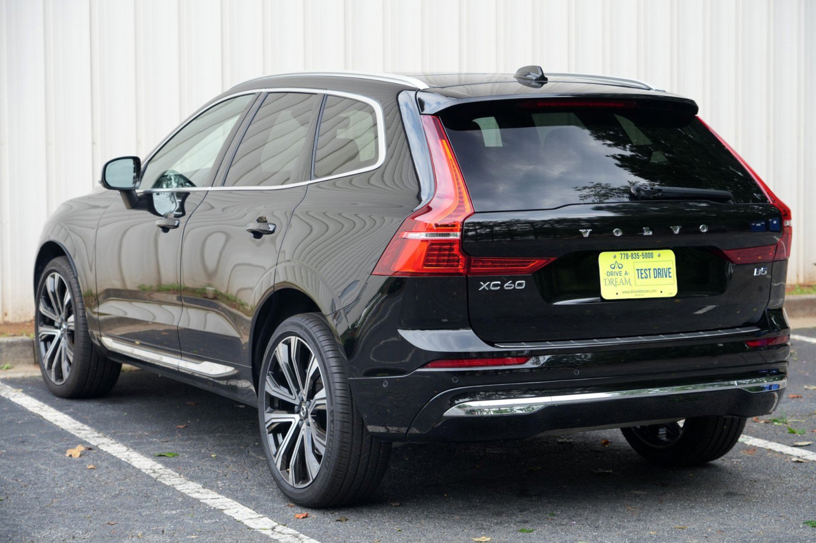 Used 2023 Volvo XC60 B5 Ultimate w/ Climate Package FWD image 51
