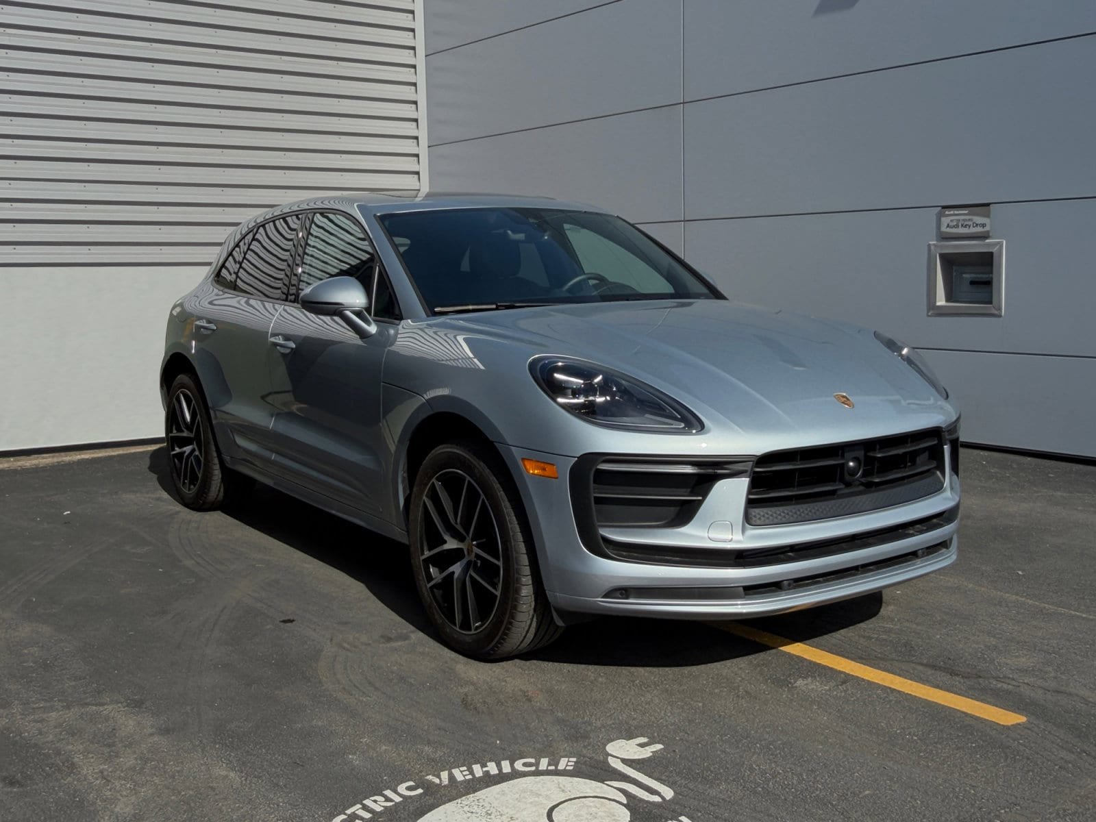 Used 2025 Porsche Macan image 5