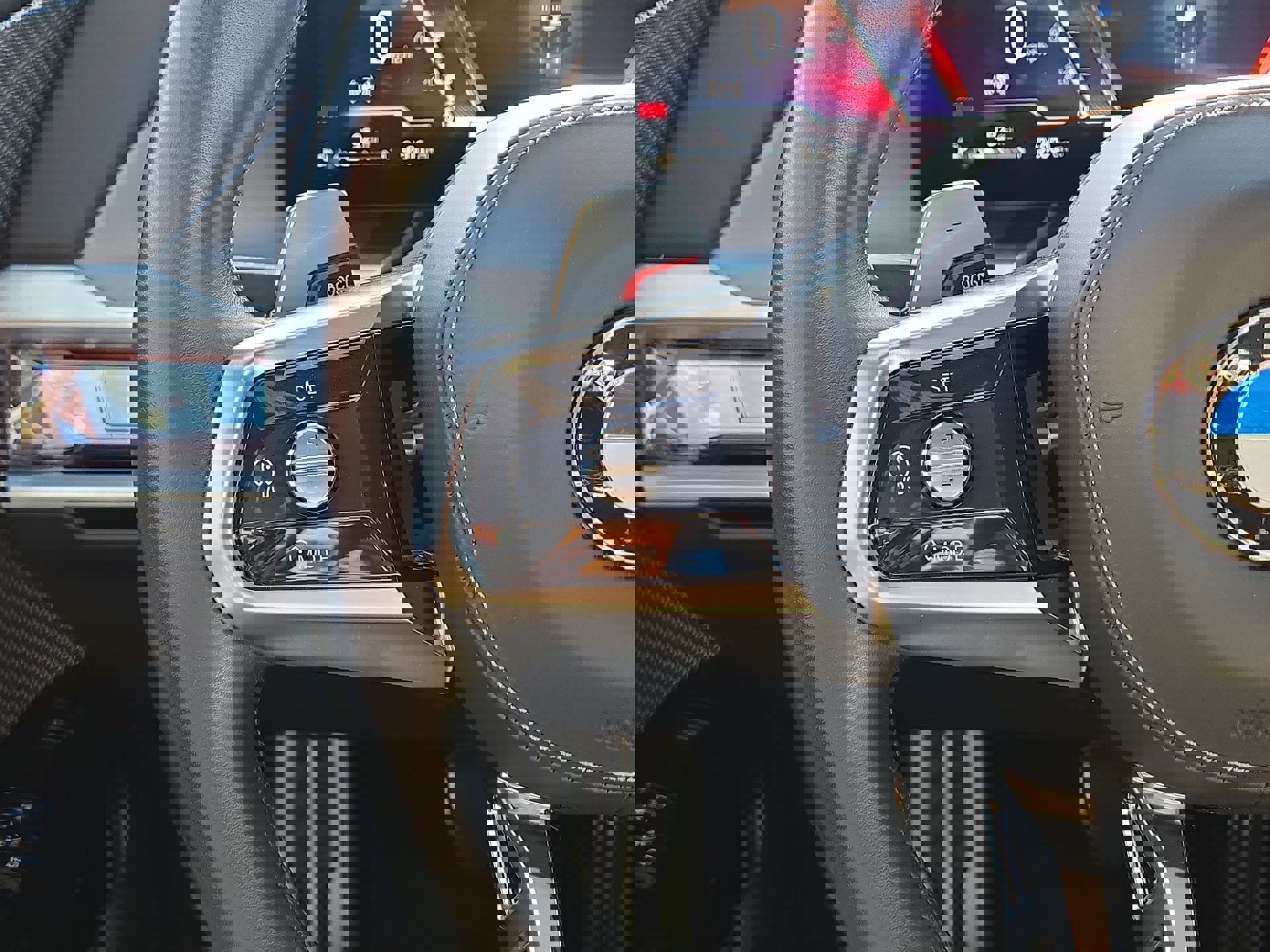 Used 2023 BMW 760i xDrive w/ Executive Package image 21