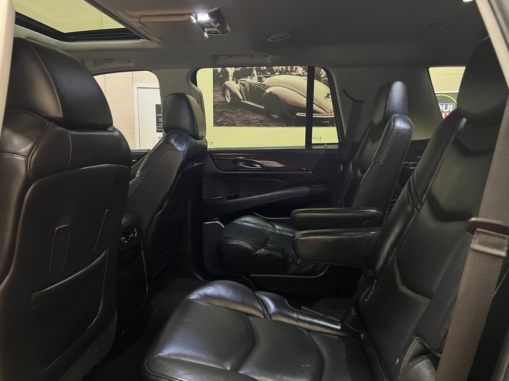 Used 2018 Cadillac Escalade Luxury RWD image 20