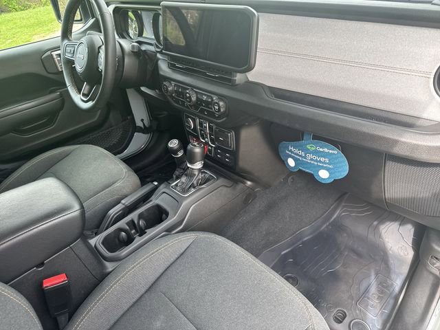 Used 2024 Jeep Wrangler Unlimited Sport AWD/4WD image 30
