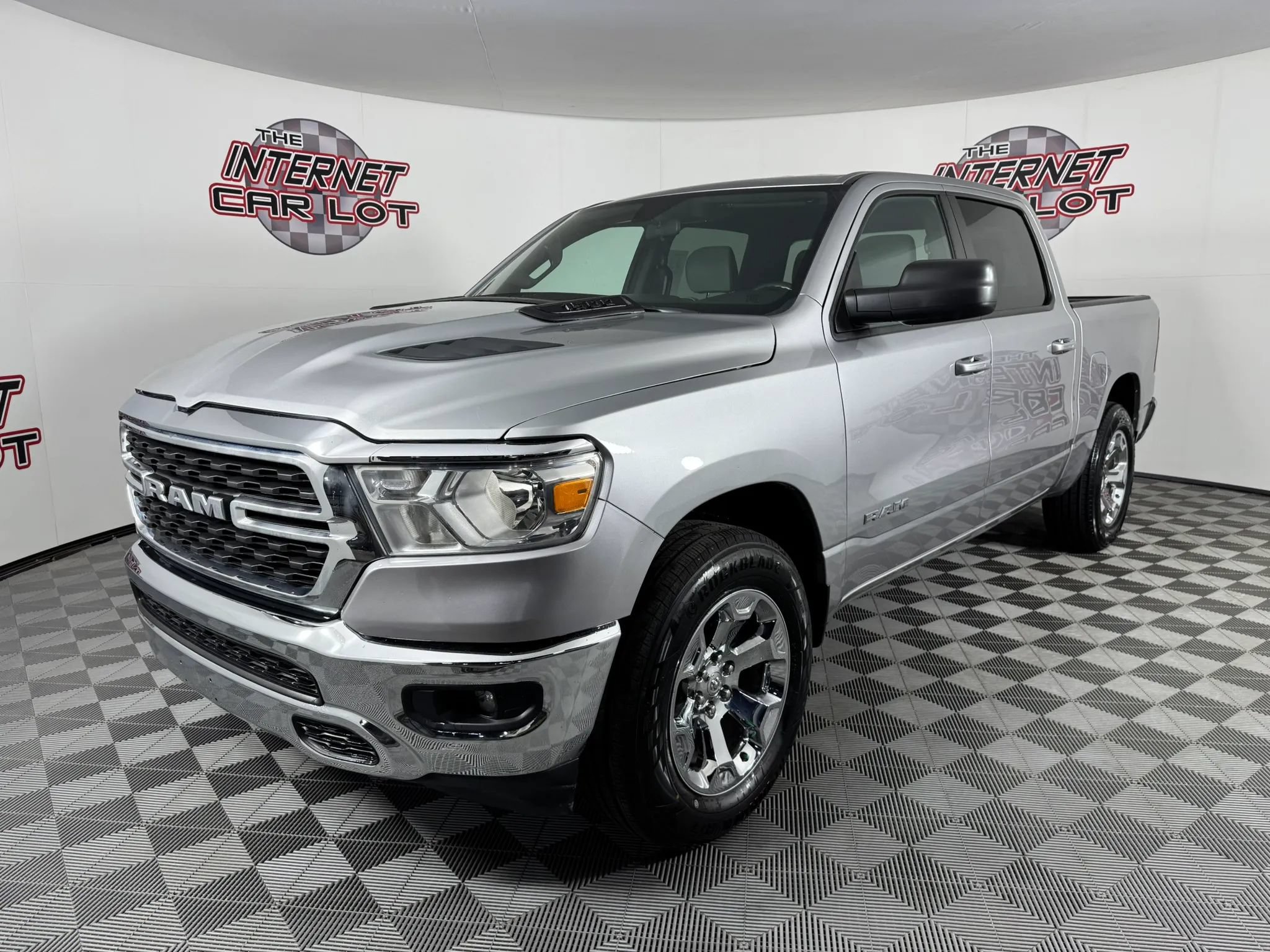 Used 2022 RAM 1500 Big Horn AWD/4WD image 3