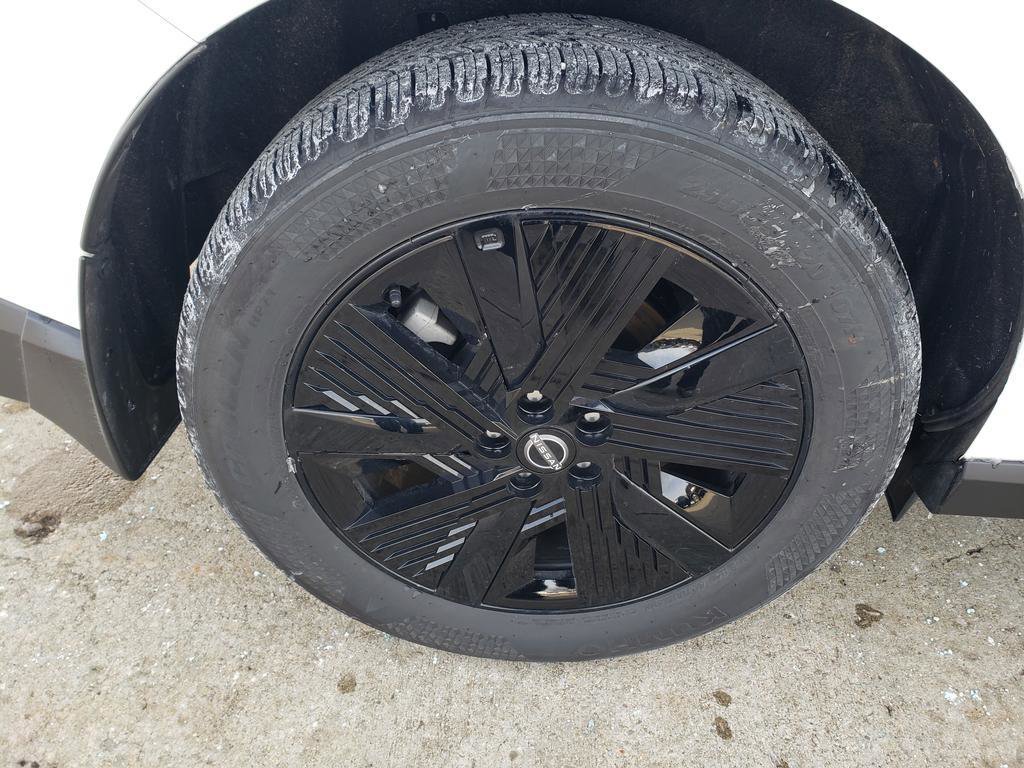 Certified 2025 Nissan Murano SV image 44