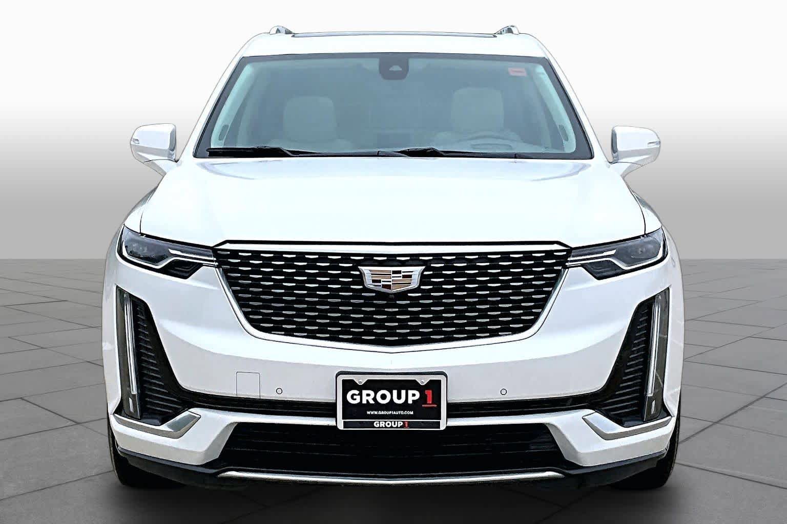 Used 2022 Cadillac XT6 Premium Luxury w/ Technology Package FWD image 4