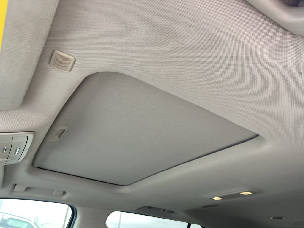 Used 2018 Chevrolet Suburban LT AWD/4WD image 7