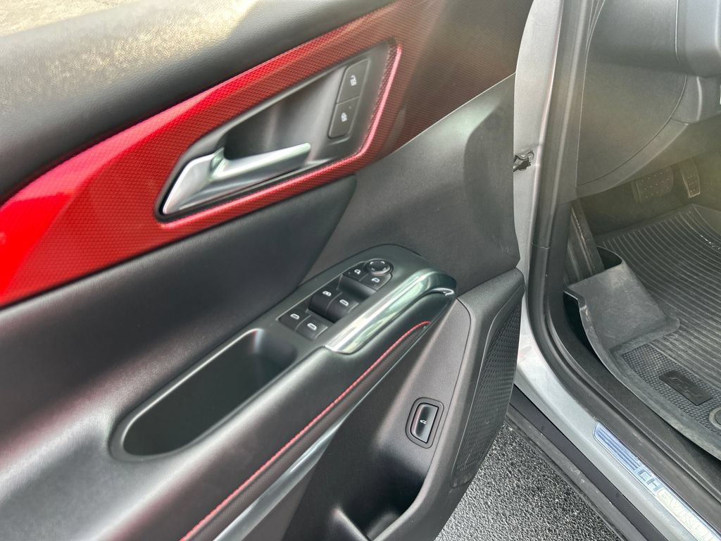 Used 2025 Chevrolet Traverse Z71 w/ LPO, Floor Liner Package AWD/4WD image 11
