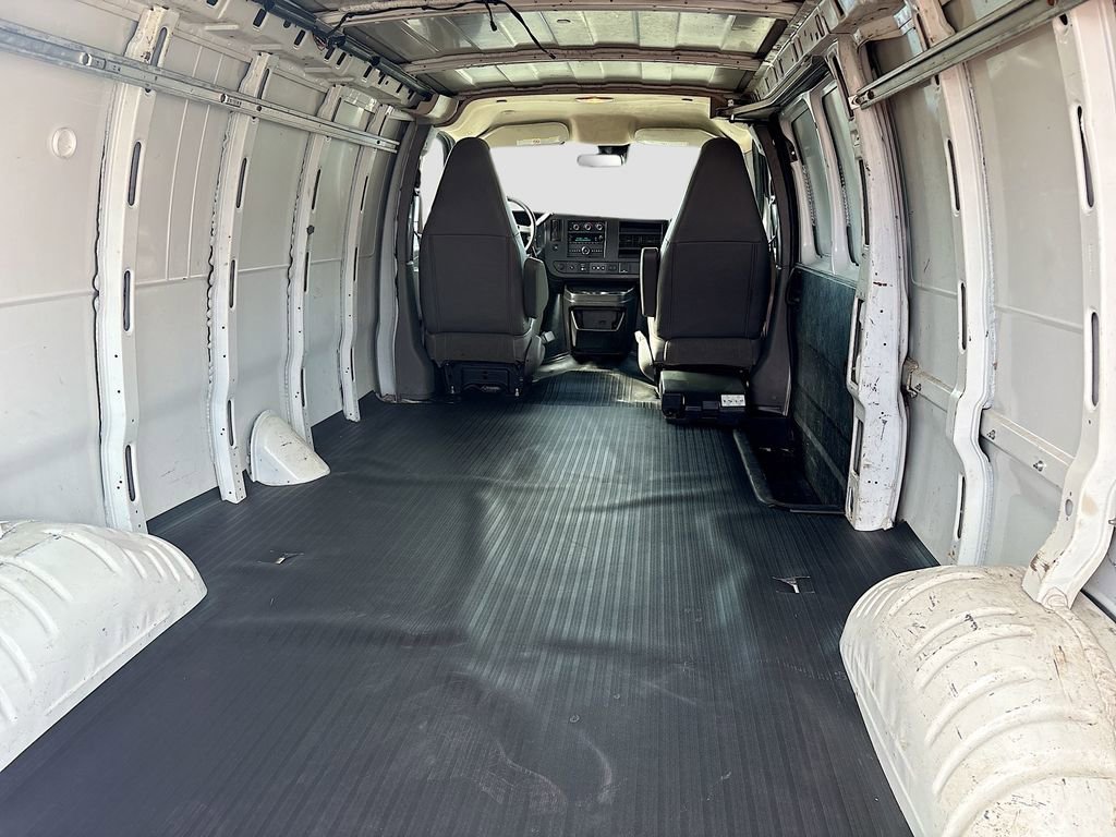 Used 2024 Chevrolet Express 3500 Extended w/ Driver Convenience Package image 23