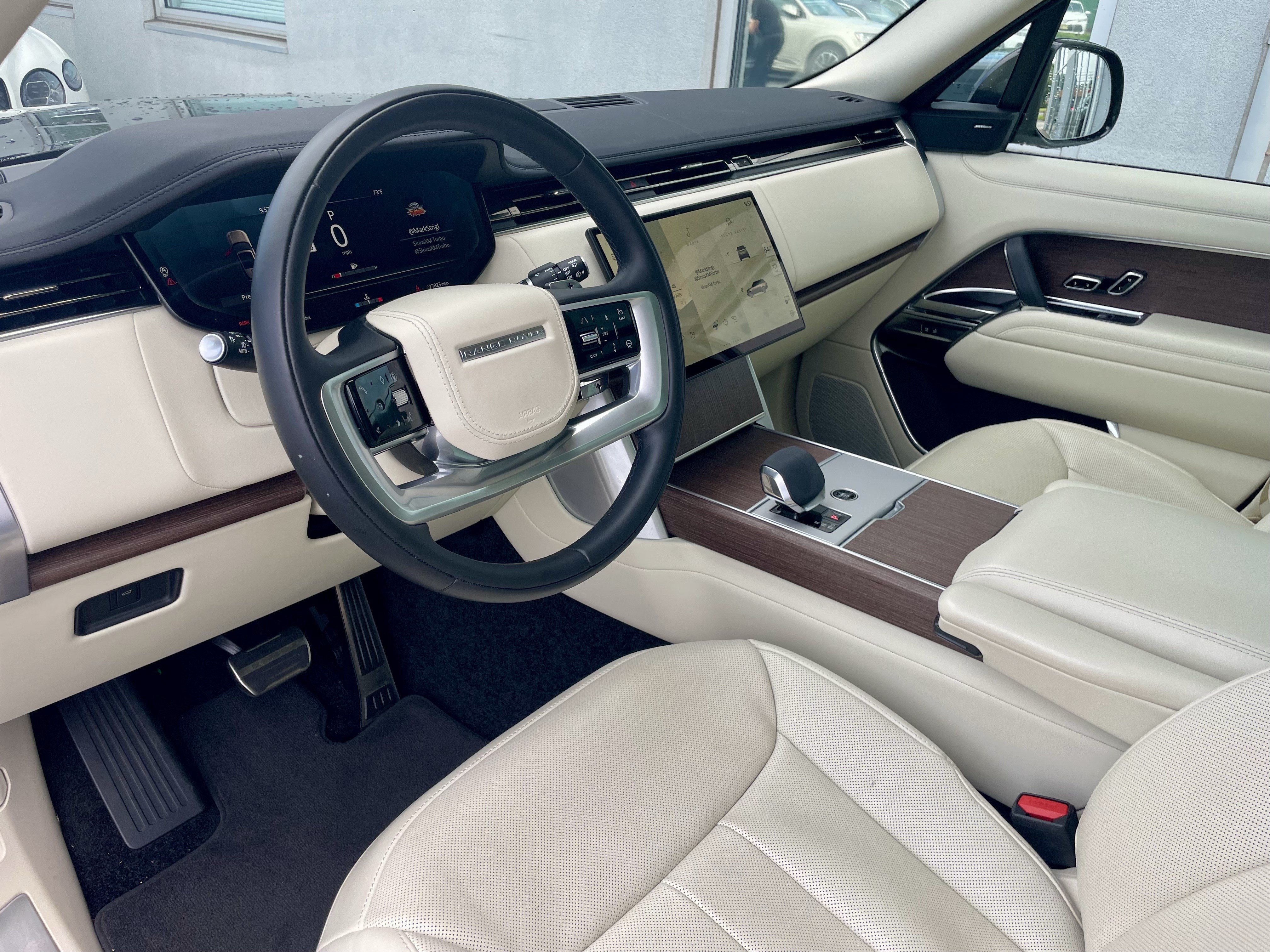 Used 2024 Land Rover Range Rover SE AWD/4WD image 13