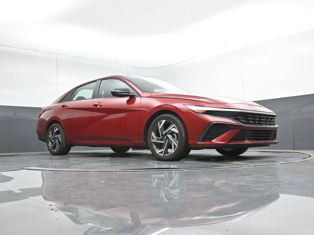 Used 2025 Hyundai Elantra Sport FWD image 45