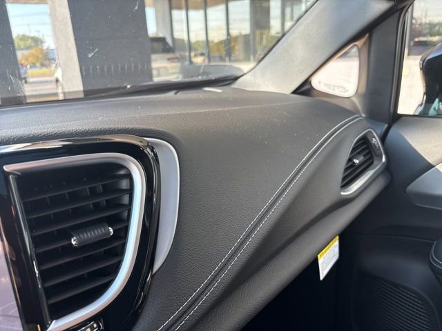 New 2026 Chrysler Pacifica Limited w/ S Appearance Package FWD image 24