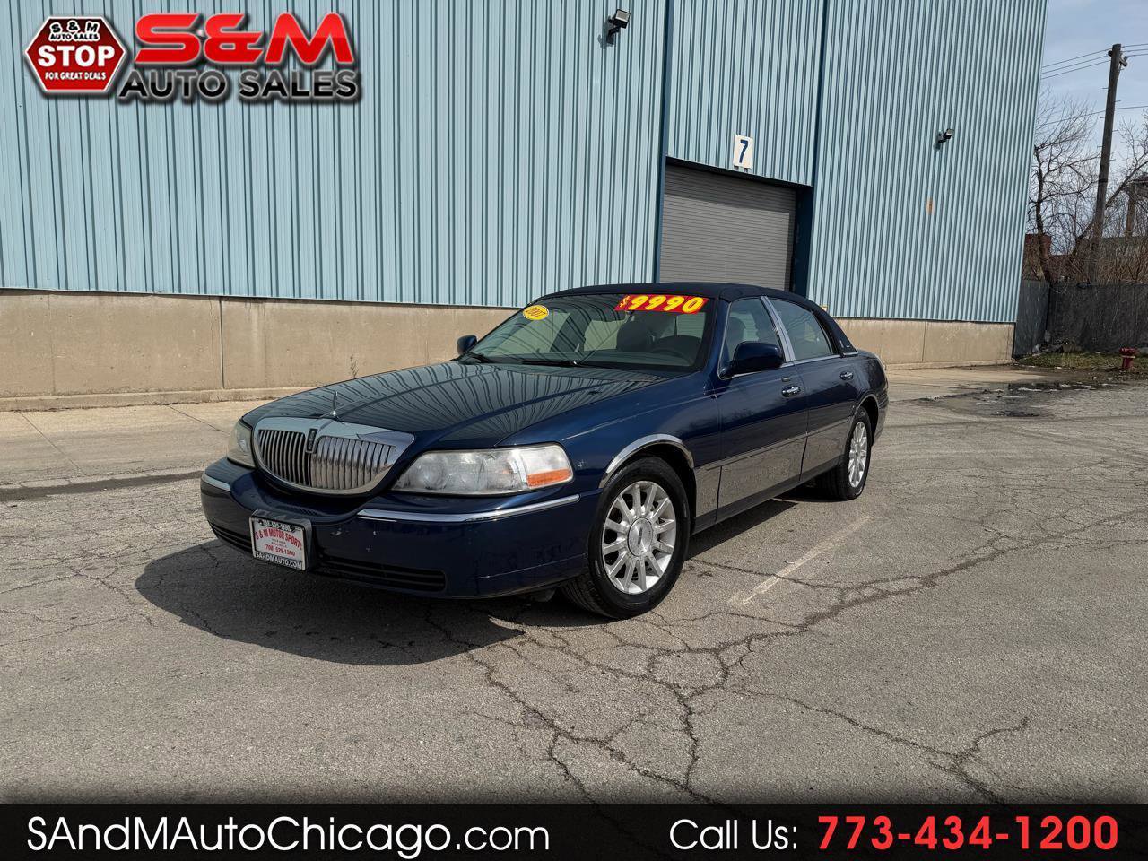 Used 2007 Lincoln Town Car Signature RWD image 1