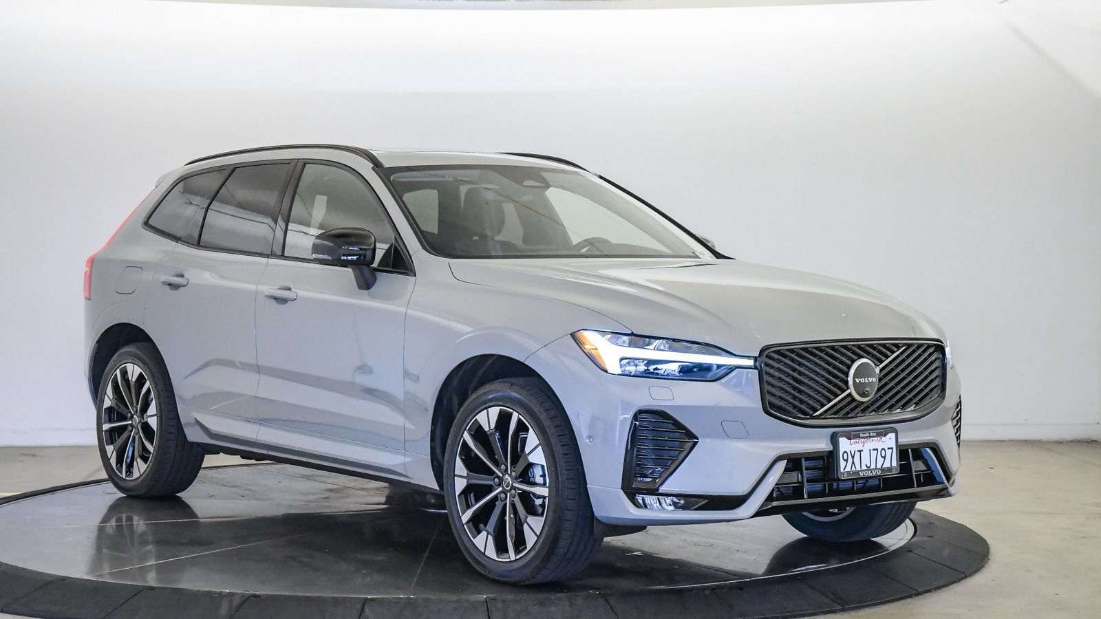 Certified 2026 Volvo XC60 B5 Plus w/ Climate Package PRO AWD/4WD image 6
