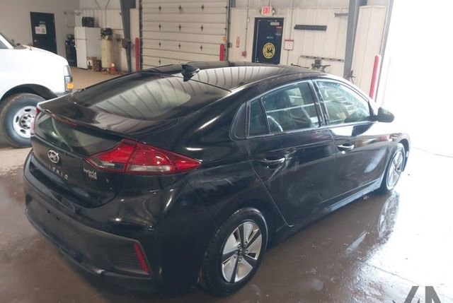 Used 2018 Hyundai Ioniq Blue FWD image 4