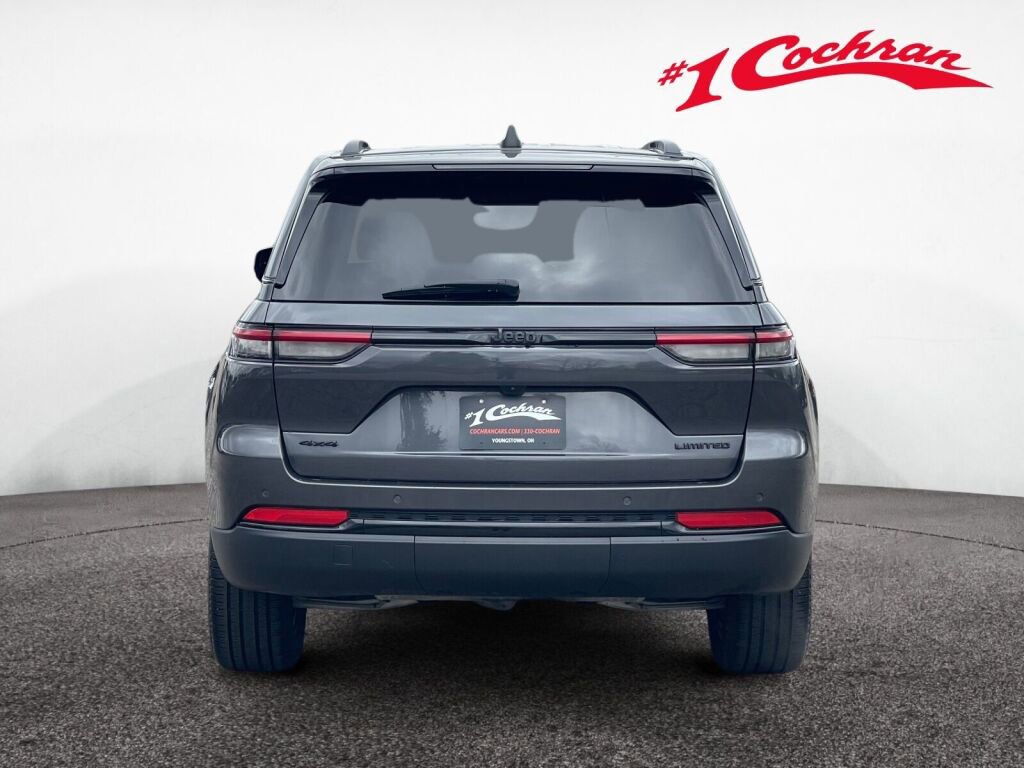 Used 2024 Jeep Grand Cherokee Limited w/ Black Appearance Package AWD/4WD image 26