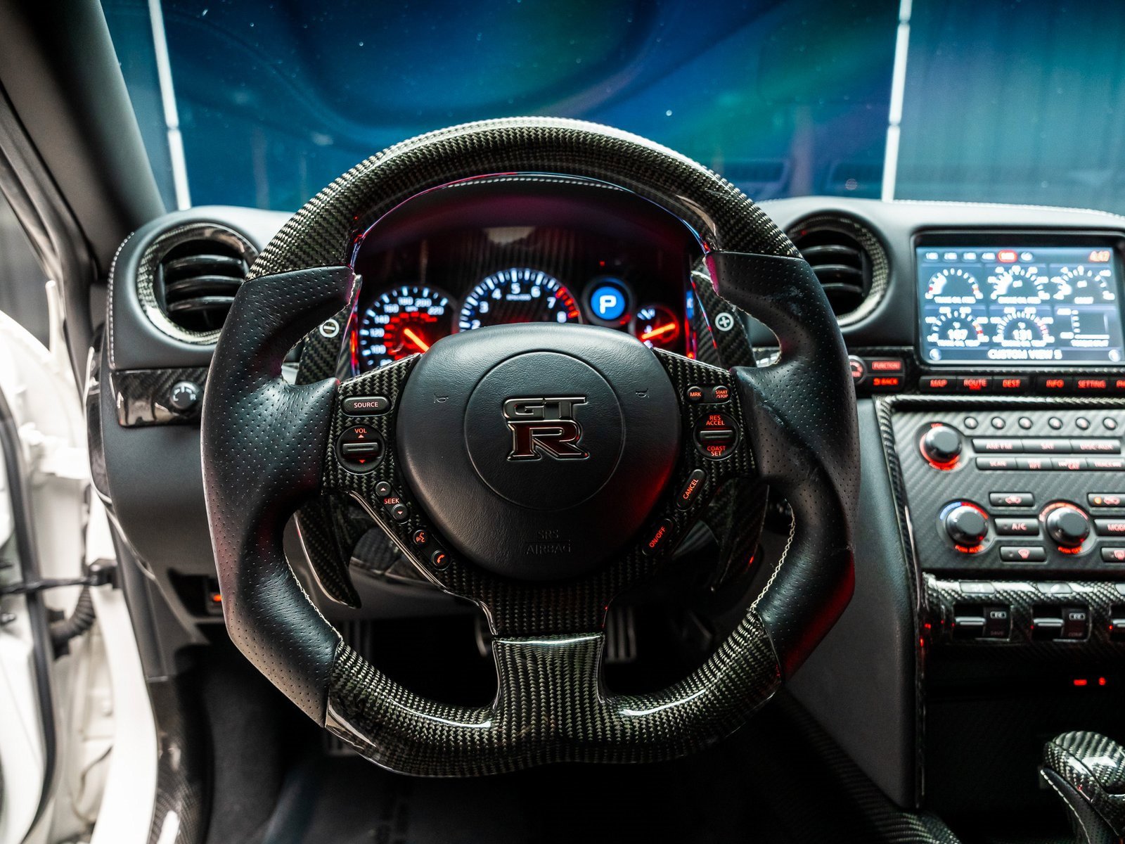 Used 2015 Nissan GT-R Premium image 40