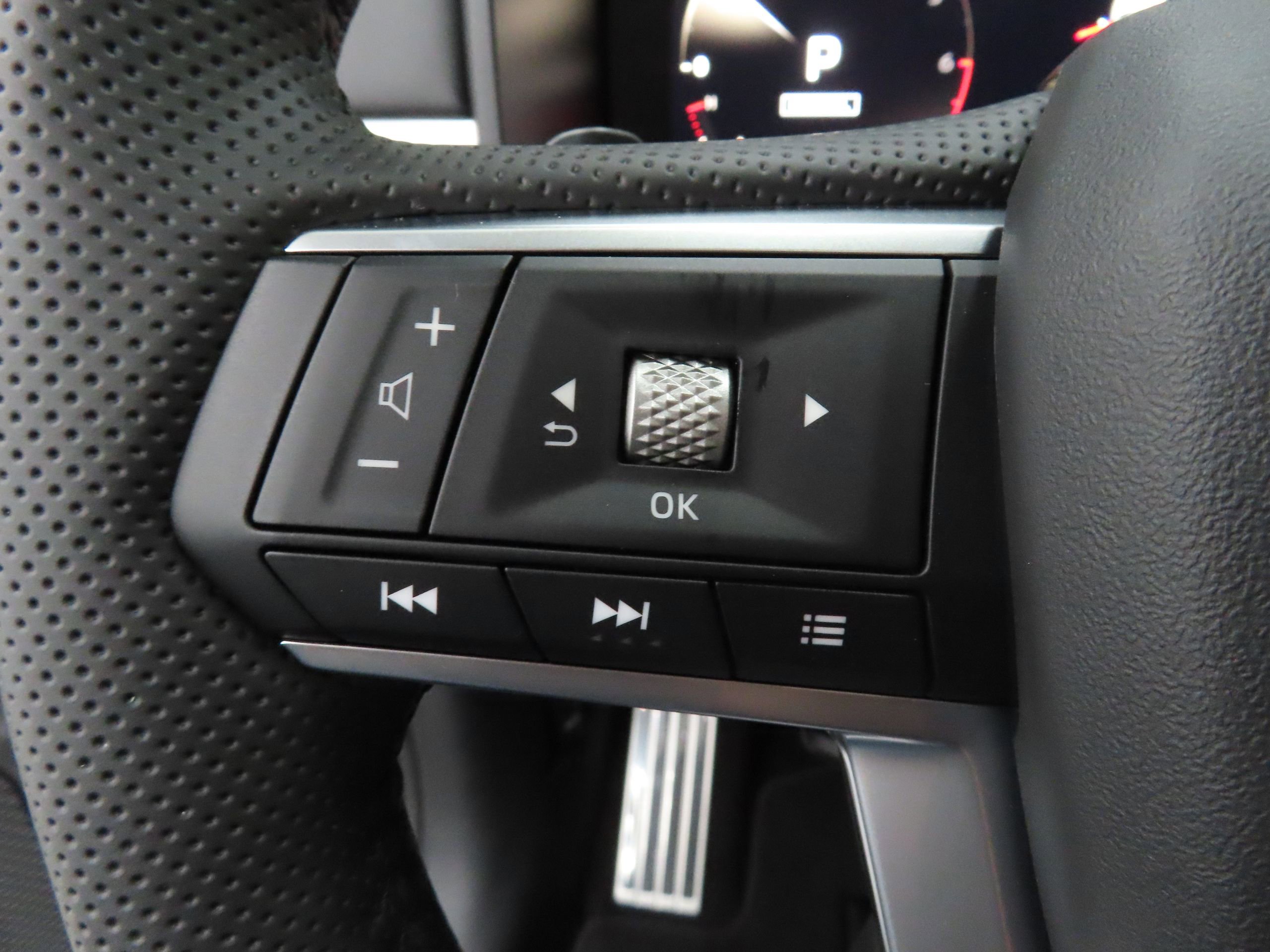 New 2026 Mitsubishi Outlander SEL image 11