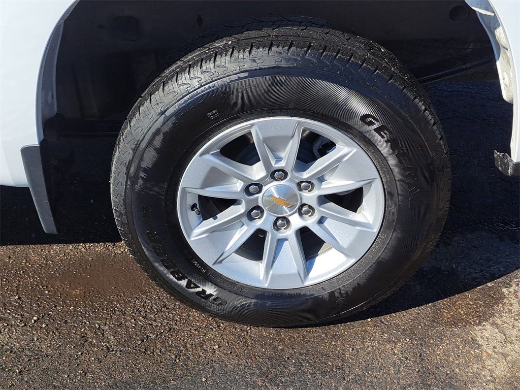 Used 2025 Chevrolet Silverado 1500 LT image 10