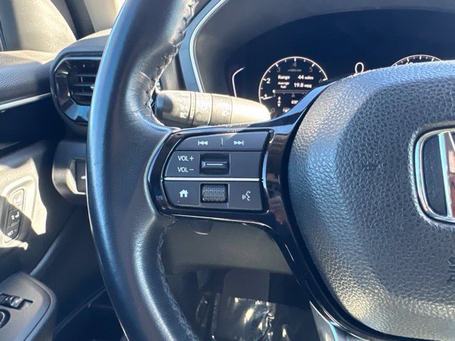 Used 2025 Honda Pilot Touring image 16