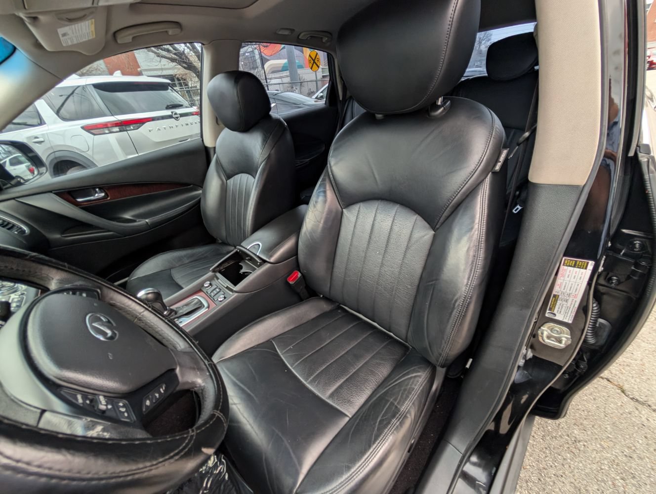 Used 2017 INFINITI QX50 2WD w/ Premium Plus Package image 16
