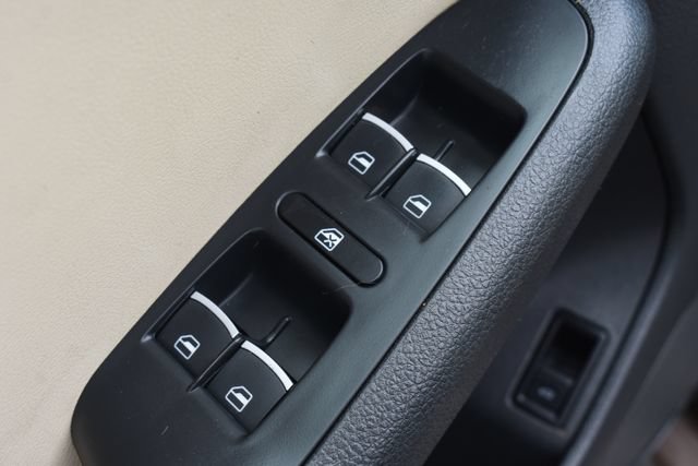 Used 2015 Volkswagen Jetta TDI SE FWD image 18