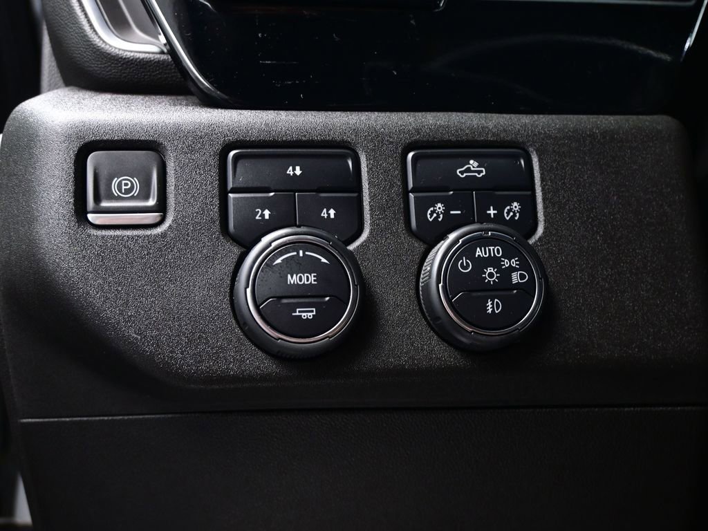 Used 2024 Chevrolet Silverado 2500 LT w/ Convenience Package image 15