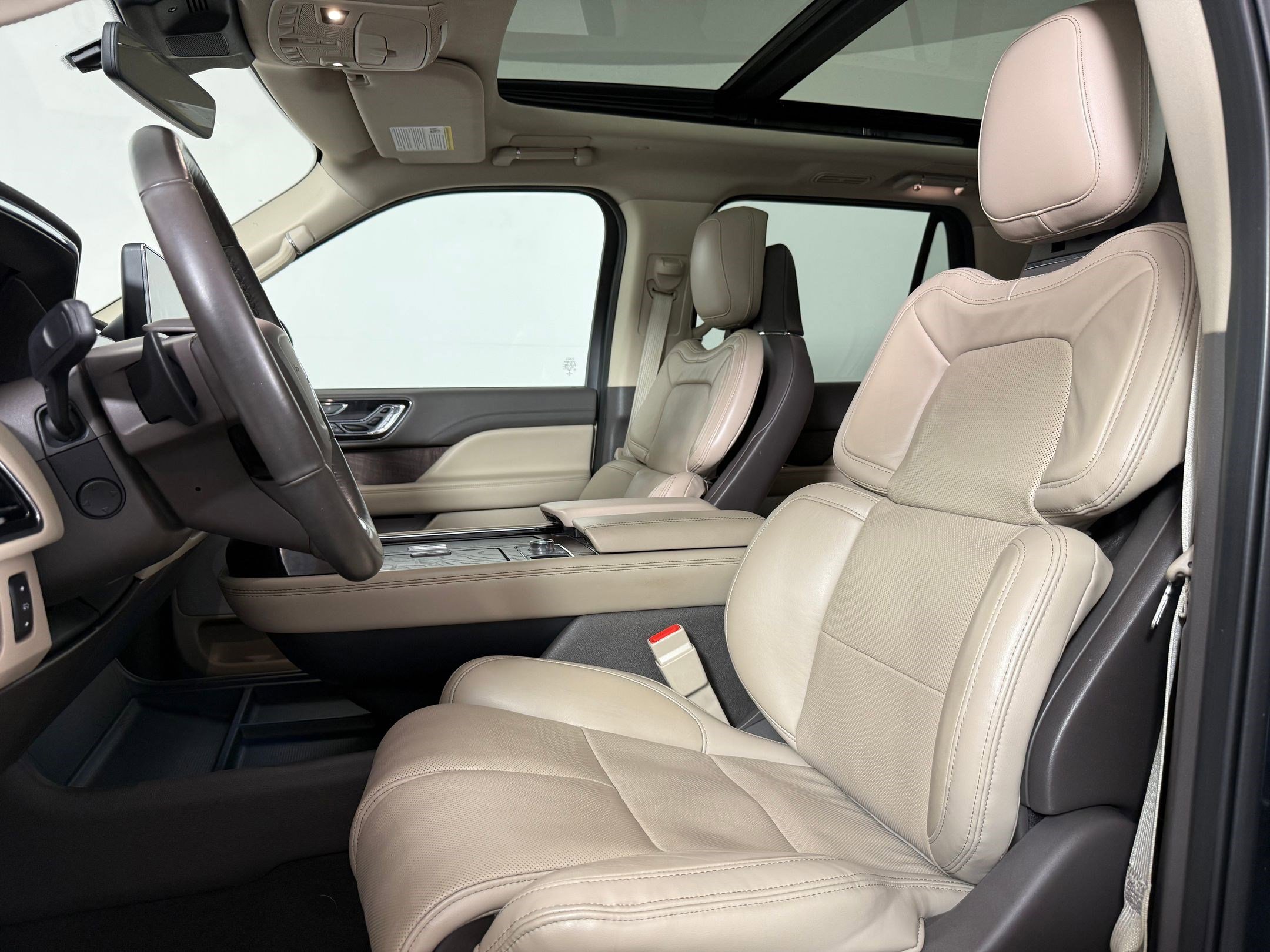 Used 2022 Lincoln Navigator Reserve image 5