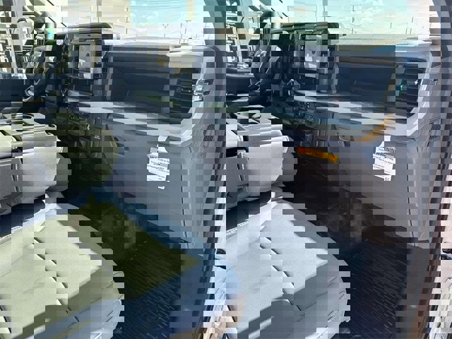 New 2025 Ford F550 4x4 Regular Cab Super Duty image 11