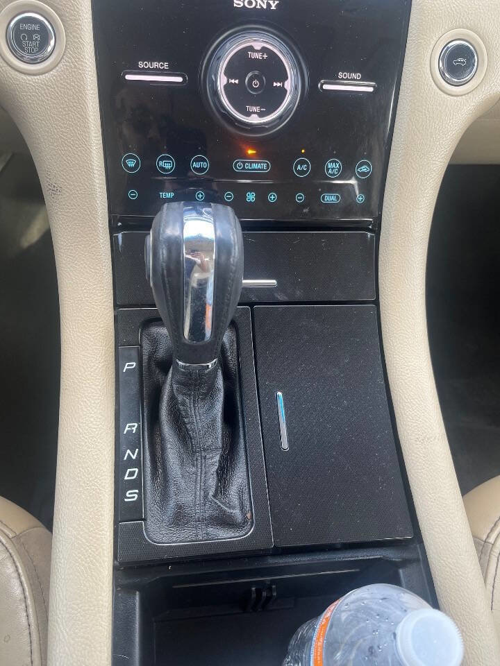 Used 2013 Ford Taurus Limited image 15