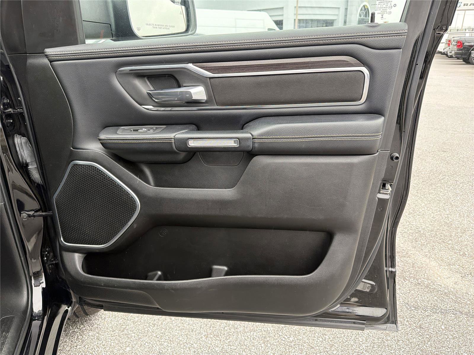 Used 2025 RAM 1500 Laramie AWD/4WD image 13