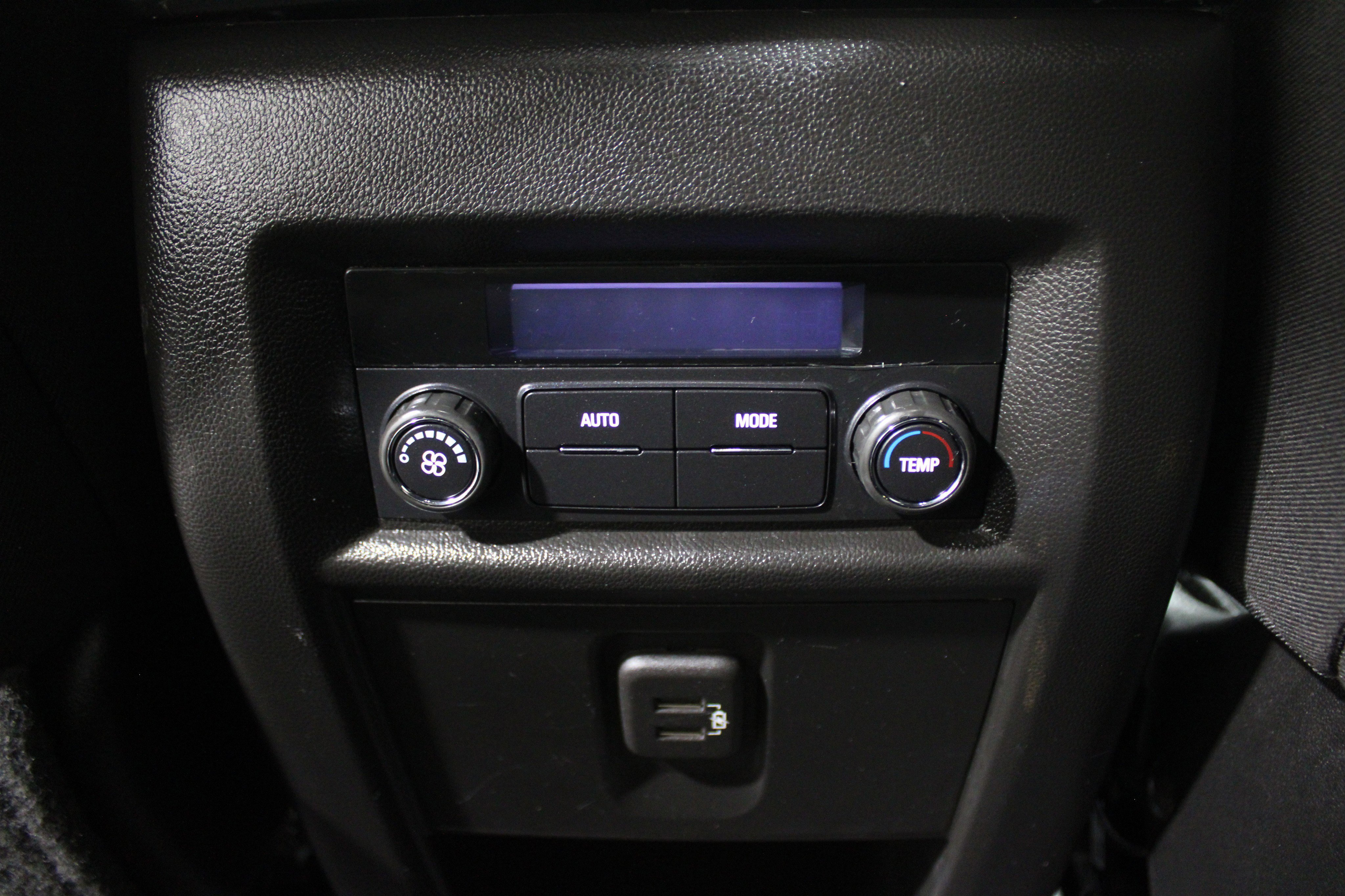 Used 2023 Chevrolet Traverse LT image 27