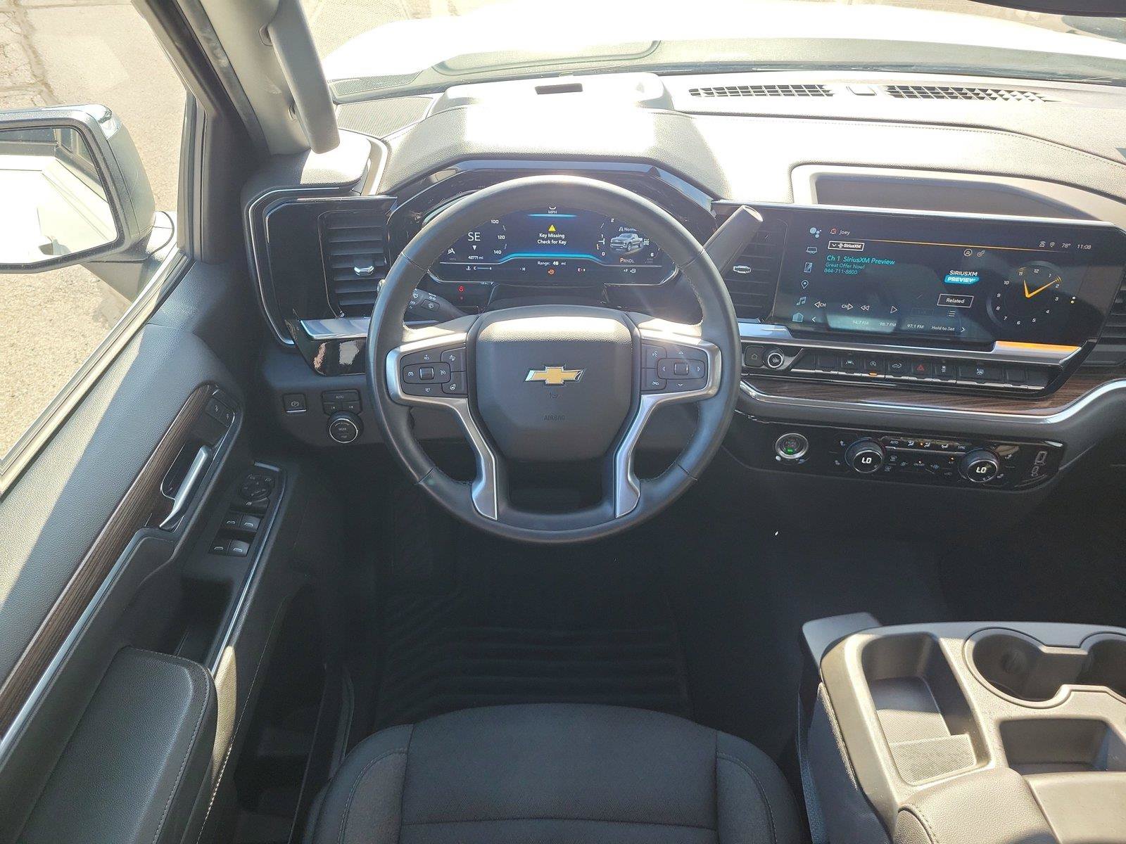 Used 2023 Chevrolet Silverado 1500 LT AWD/4WD image 9