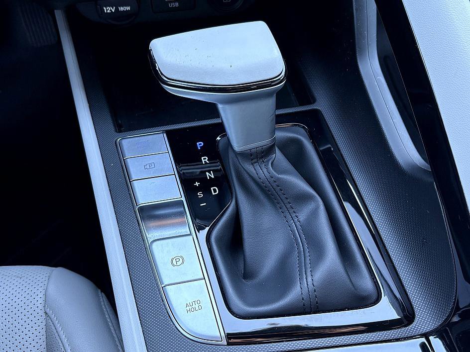 Used 2023 Hyundai Elantra Limited image 26