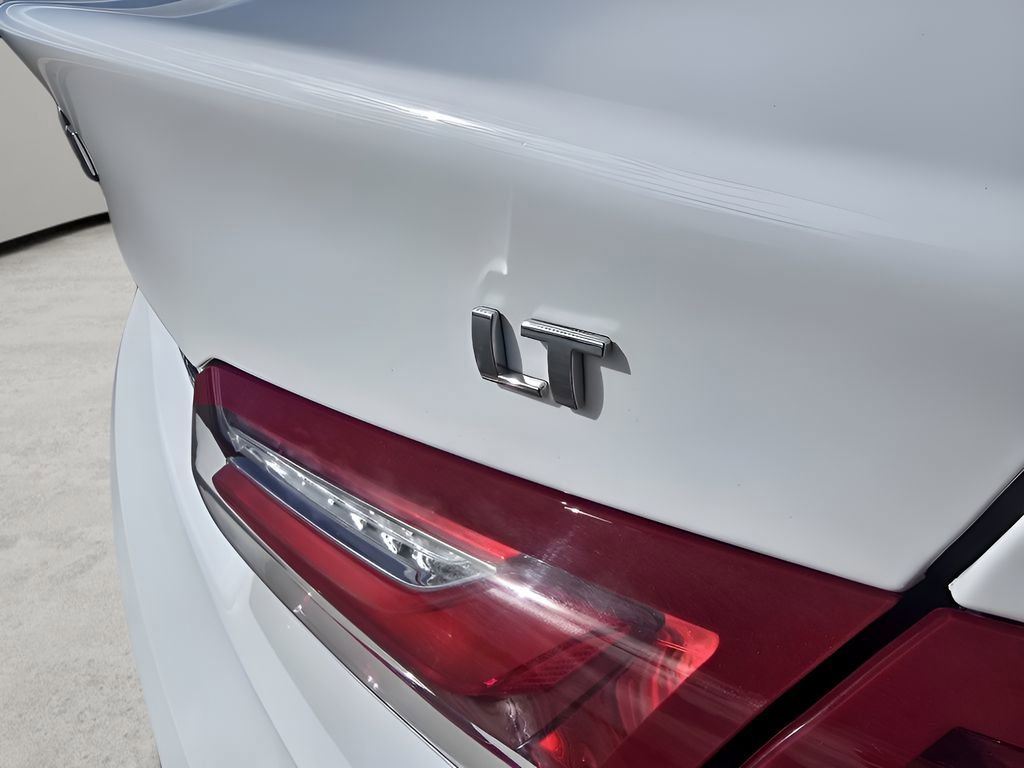 Used 2024 Chevrolet Malibu LT image 11