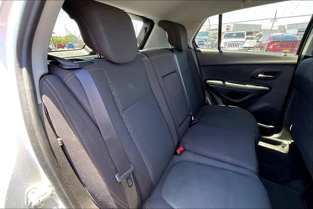 Used 2017 Chevrolet Trax LS w/ Fleet Convenience Package AWD/4WD image 27