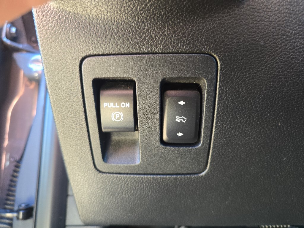 Used 2019 Ford F150 XLT w/ Equipment Group 302A Luxury AWD/4WD image 15