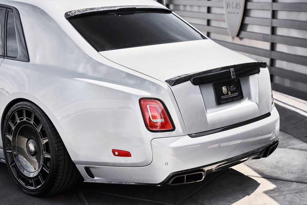 Used 2024 Rolls-Royce Phantom Sedan RWD image 15