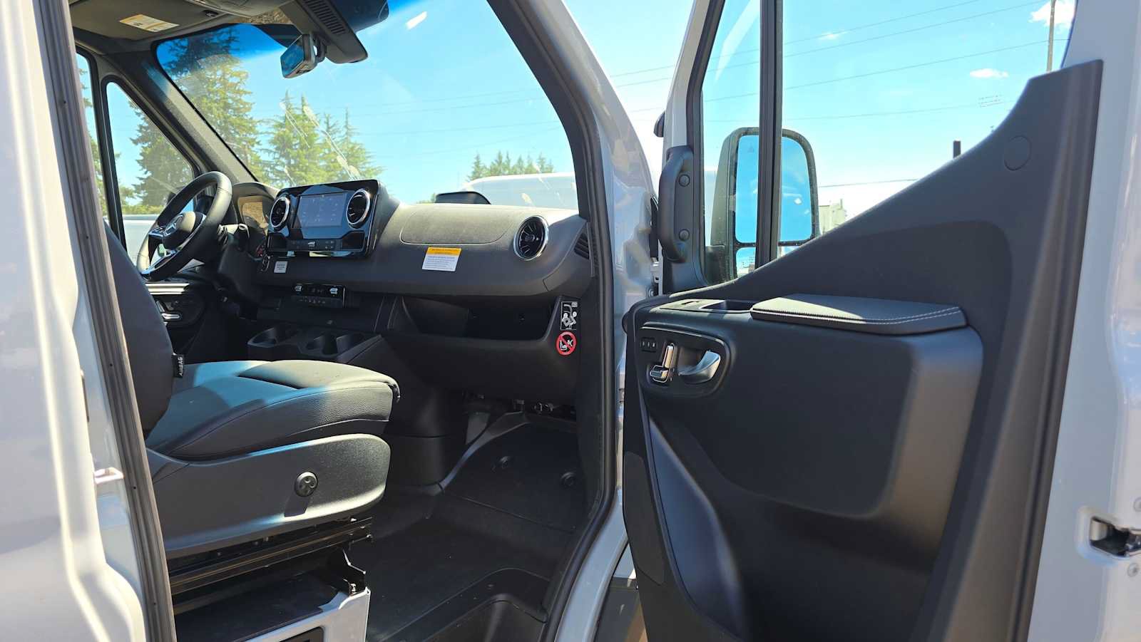 Used 2026 Mercedes-Benz Sprinter 2500 image 10