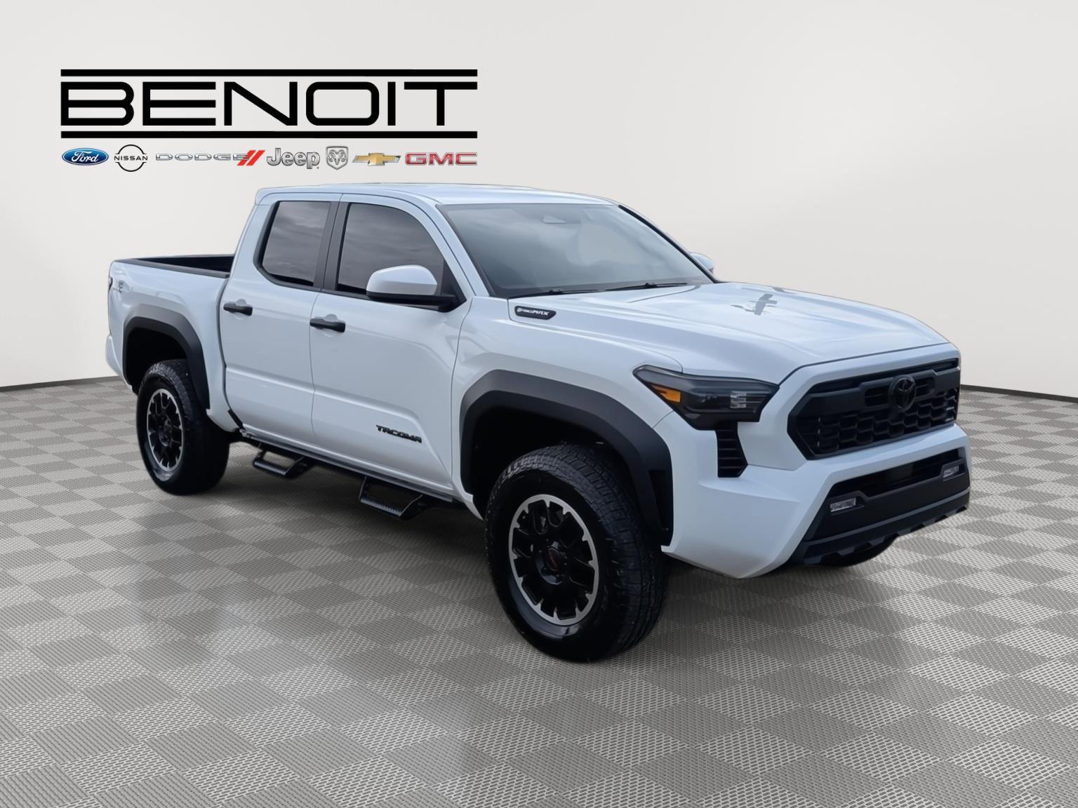 Used 2024 Toyota Tacoma TRD Off-Road AWD/4WD image 3