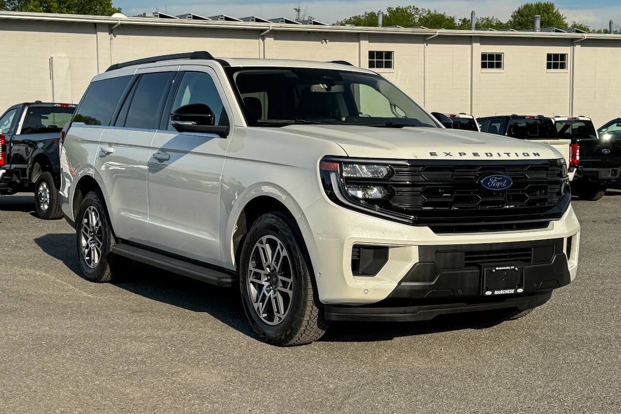 Used 2025 Ford Expedition Active