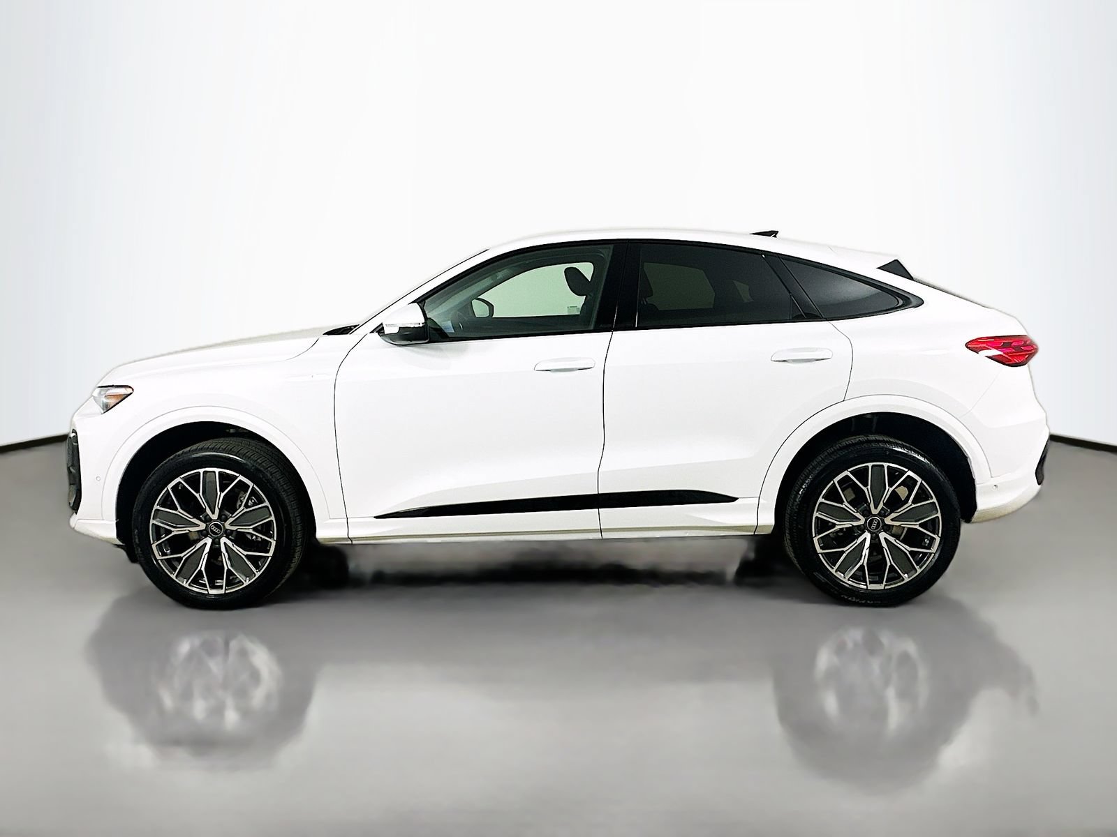 New 2026 Audi Q5 Premium Plus AWD/4WD image 8