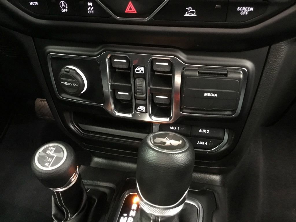 Used 2021 Jeep Wrangler Unlimited Sahara w/ Dual Top Group image 25