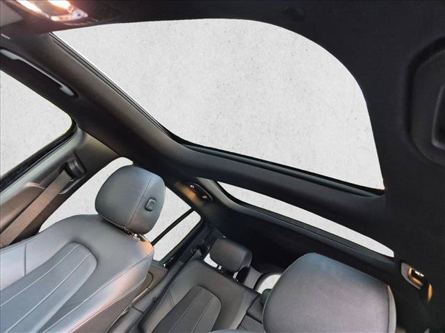 Used 2023 Mercedes-Benz EQB 300 4MATIC w/ Exclusive Package image 13