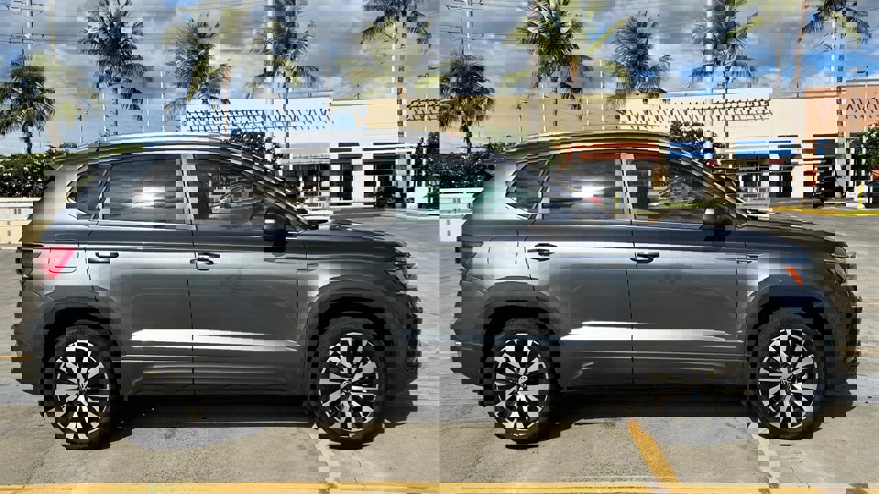 Used 2022 Volkswagen Taos SE image 6