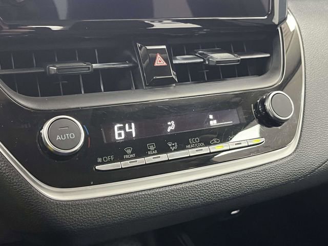 Used 2025 Toyota Corolla LE image 31