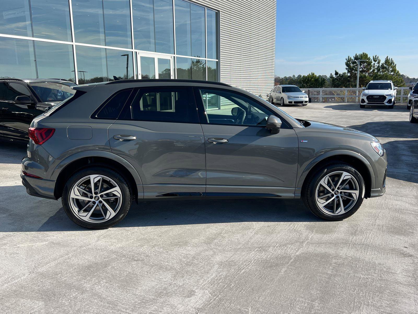 New 2025 Audi Q3 2.0T Premium image 4