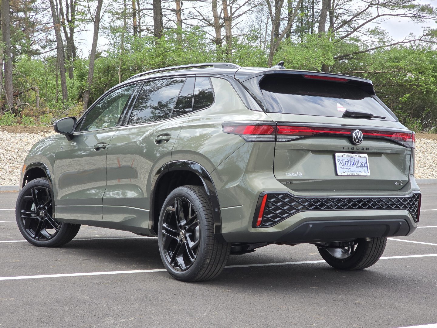 New 2026 Volkswagen Tiguan SE R-Line AWD/4WD image 11