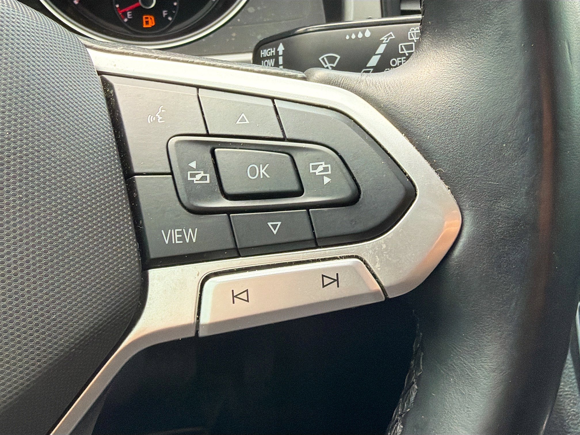 Used 2021 Volkswagen Atlas SE w/ Panoramic Sunroof Package image 38