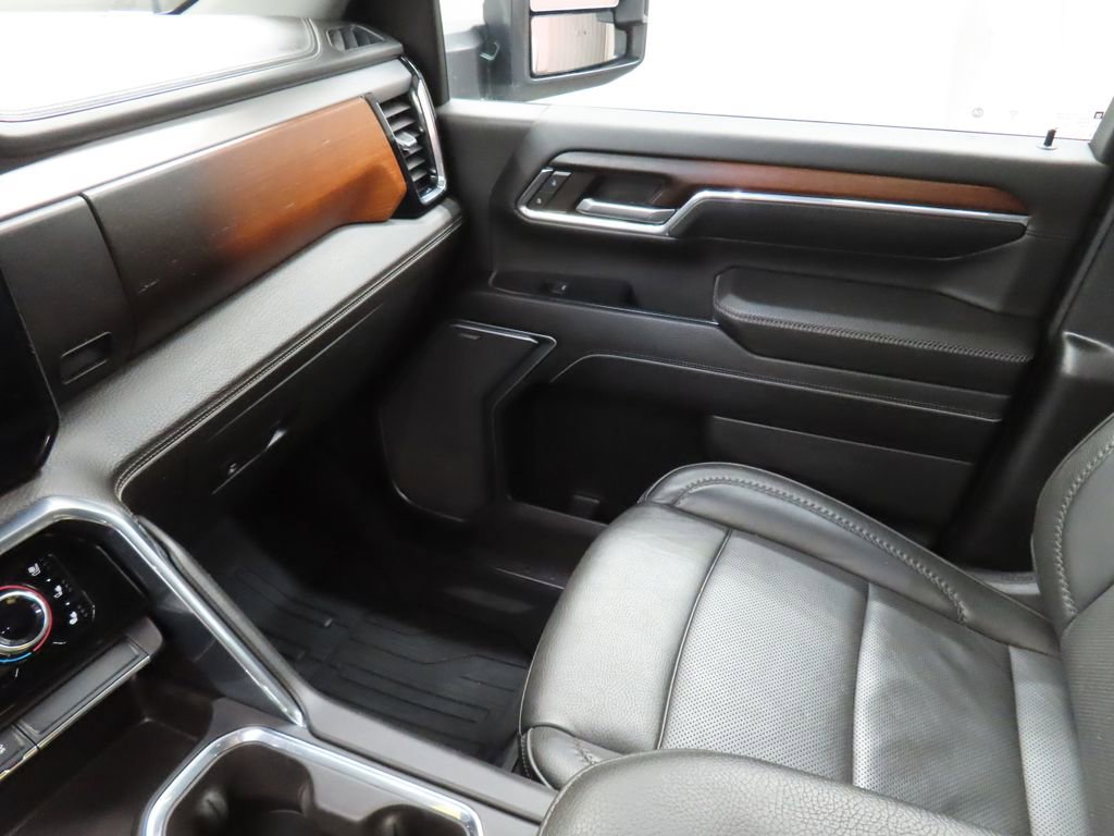 Used 2024 GMC Sierra 3500 Denali w/ Denali Reserve Package image 34