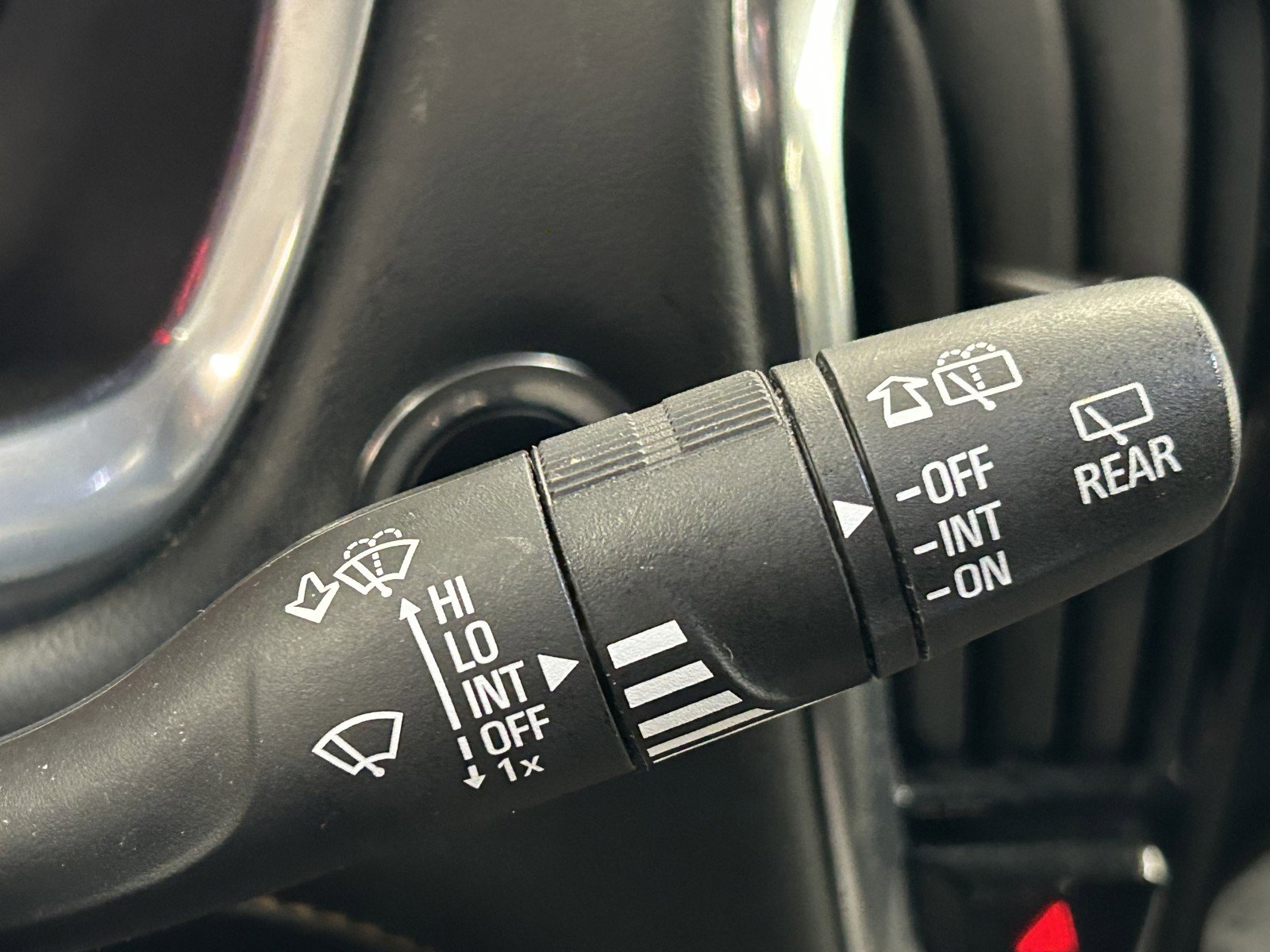 Used 2020 Chevrolet Traverse LT image 26