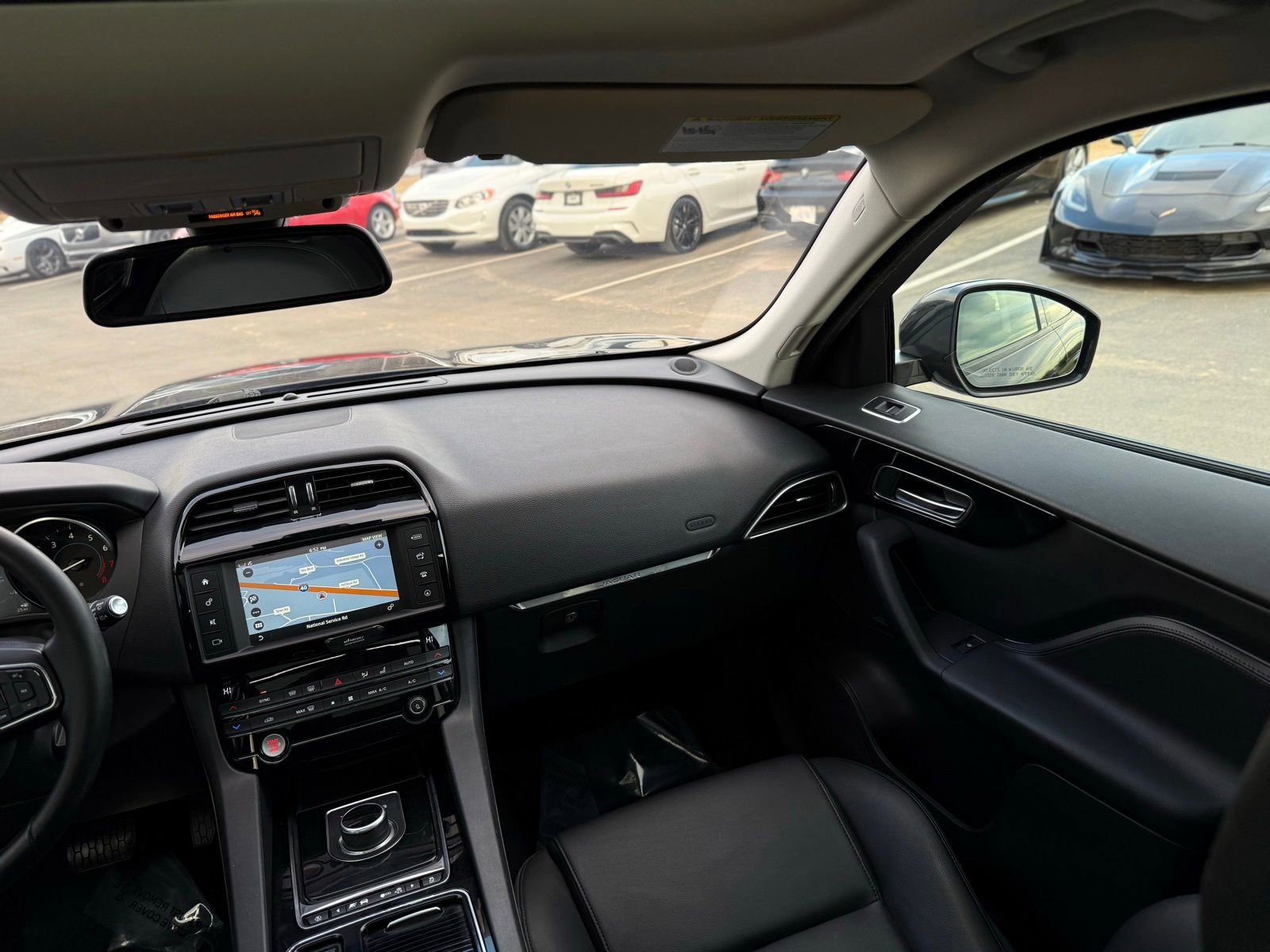 Used 2018 Jaguar F-PACE Premium image 26